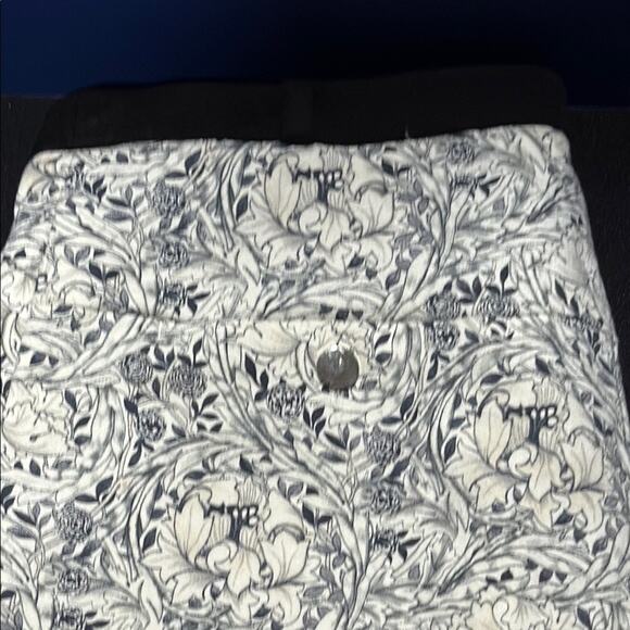 H & M Black and White Patterned Pants - Picture 7 of 7